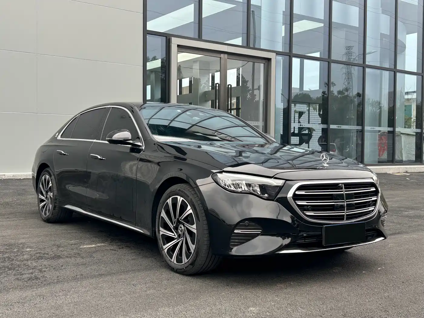 Mercedes-Benz E-Class 2024 E 300 L Fashion фото 3