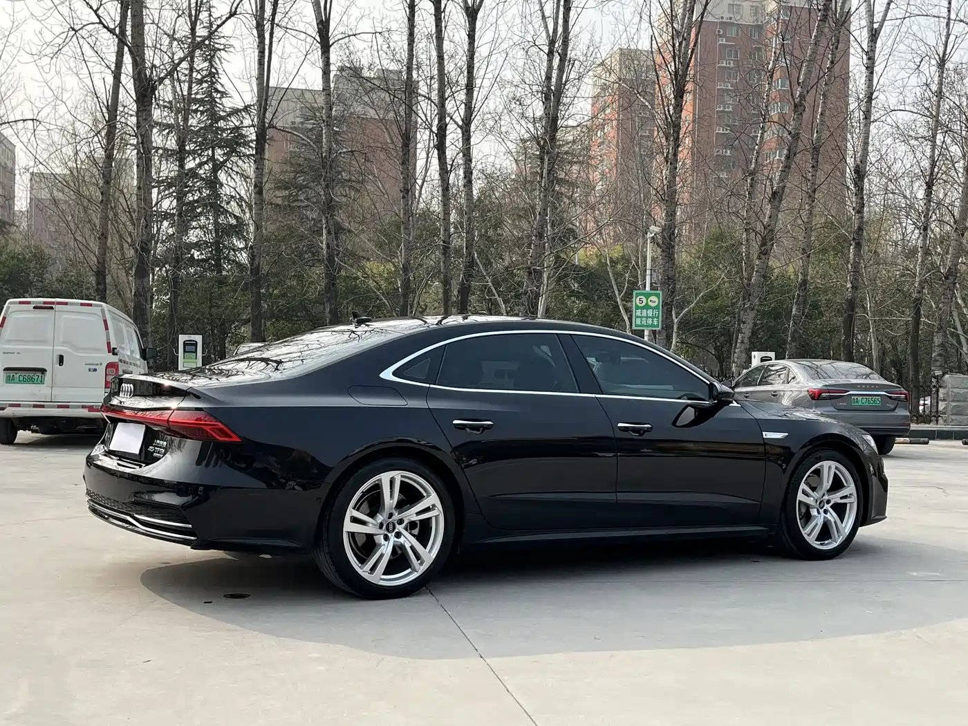 Audi A7L 2024 45TFSI quattro S-line Vision Edition Crystal Package фото 4