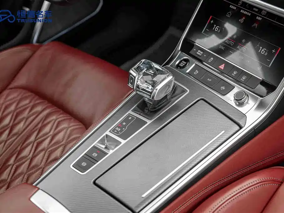 Audi A7L 2024 45 TFSI quattro S-line Black Warrior Edition фото 19