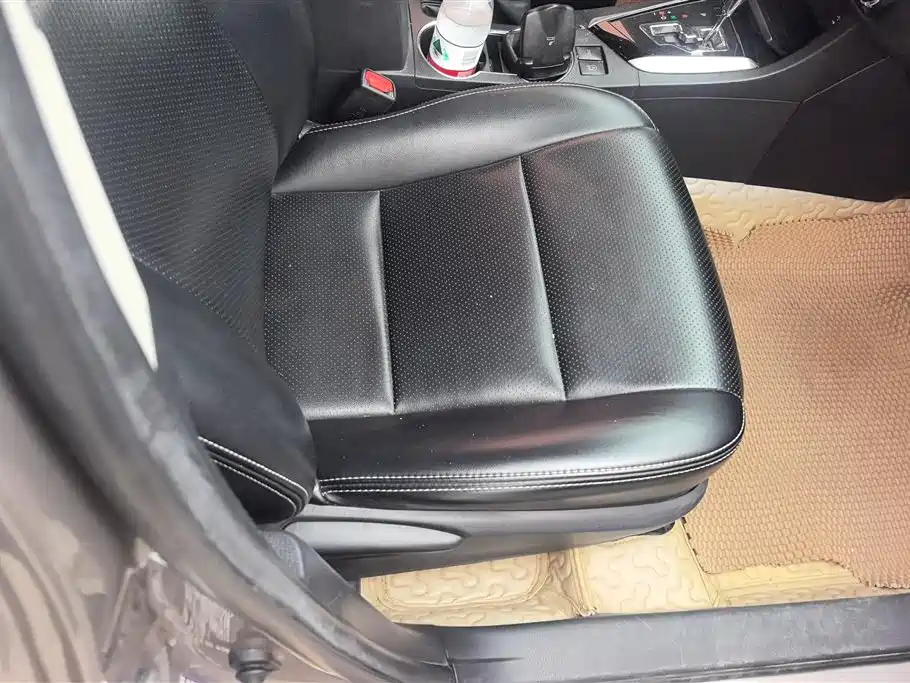Toyota Corolla 2017 1.2T CVT GL-i фото 8
