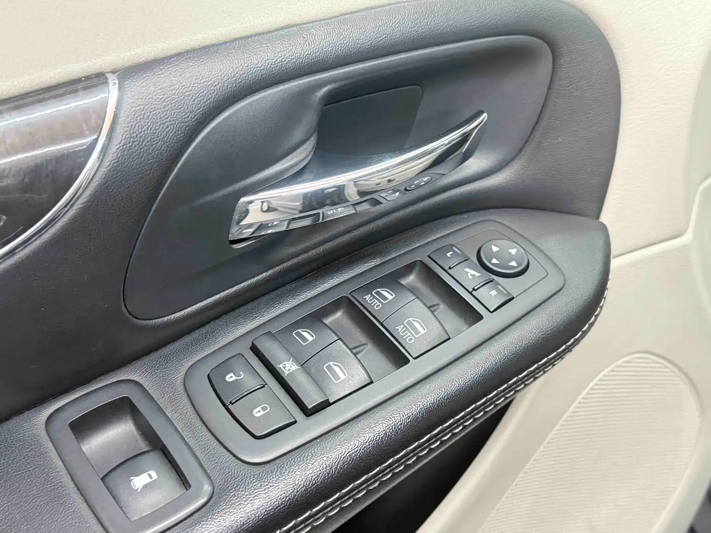 Chrysler Grand Voyager (Import) 2015 2014 3.6L Comfort Edition