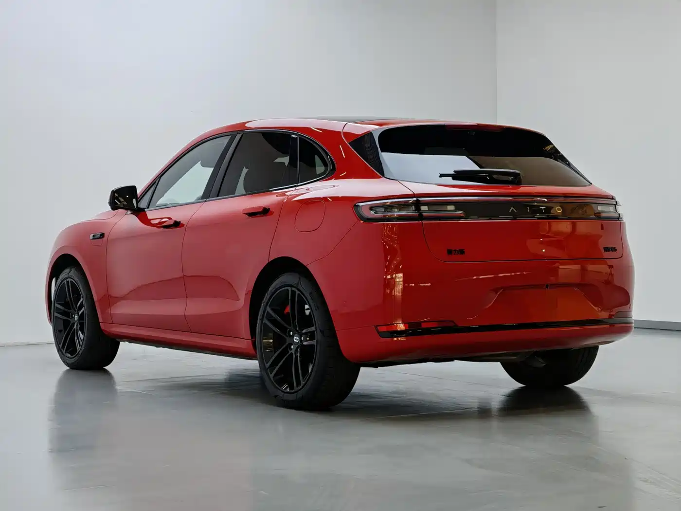 AITO Wenjie AITO M5 2025 Extended Range Ultra AWD фото 14