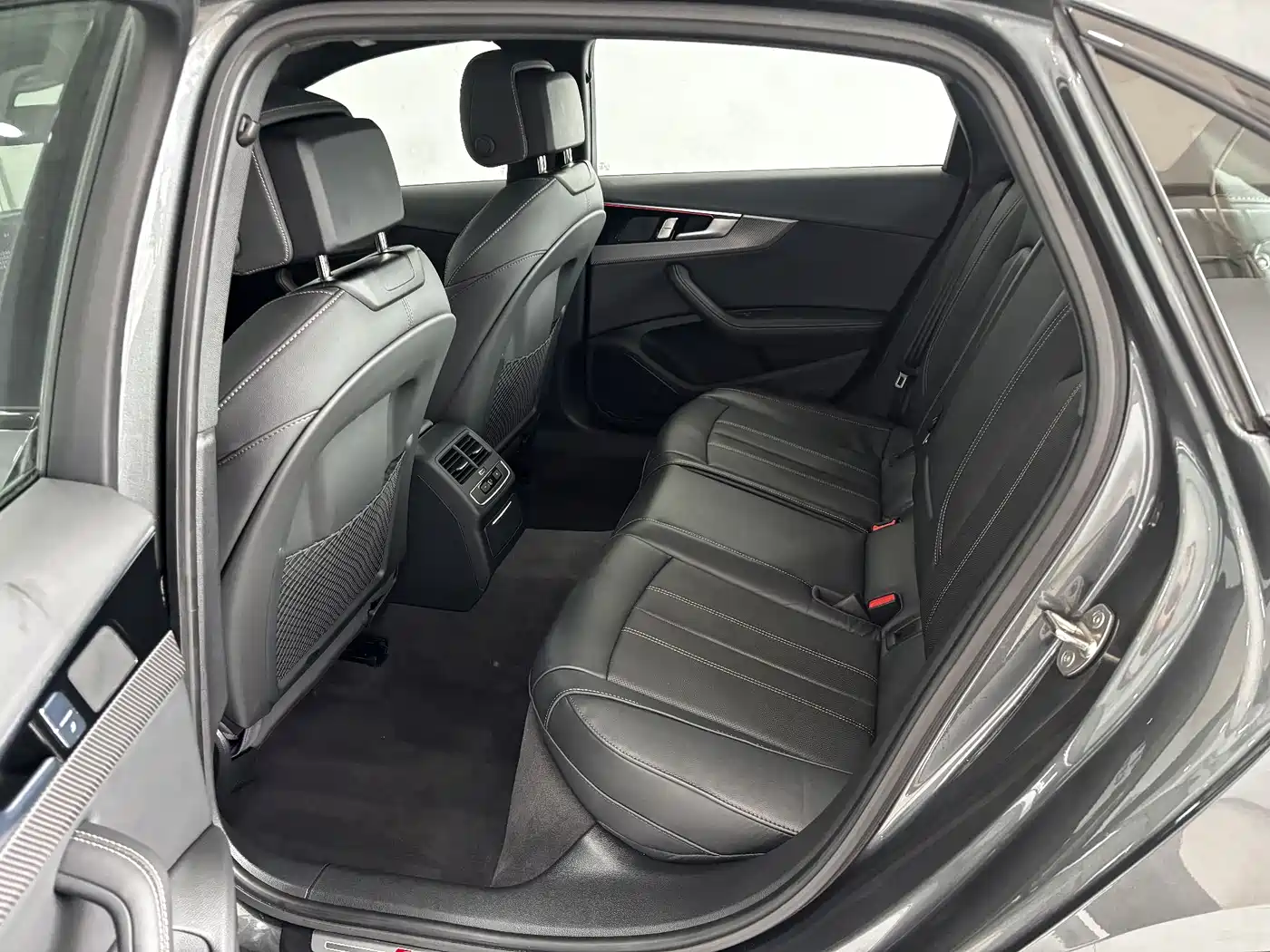 Audi A4L 2024 40 TFSI quattro RS Kit Speed Edition фото 23