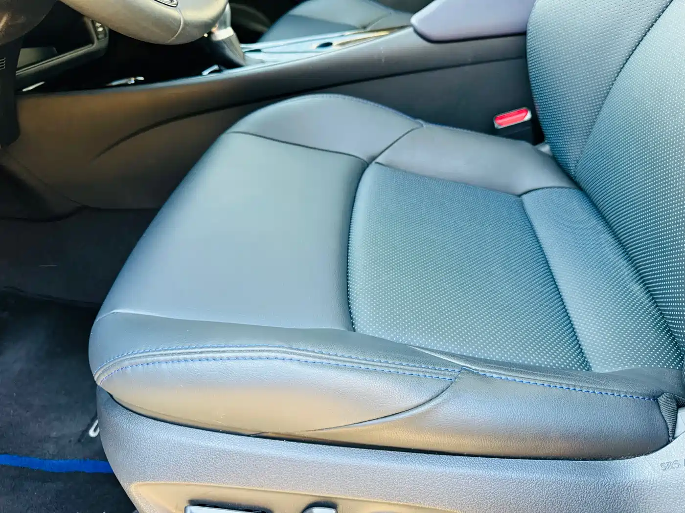 Toyota C-HR 2021 2.0L Luxury Edition фото 20
