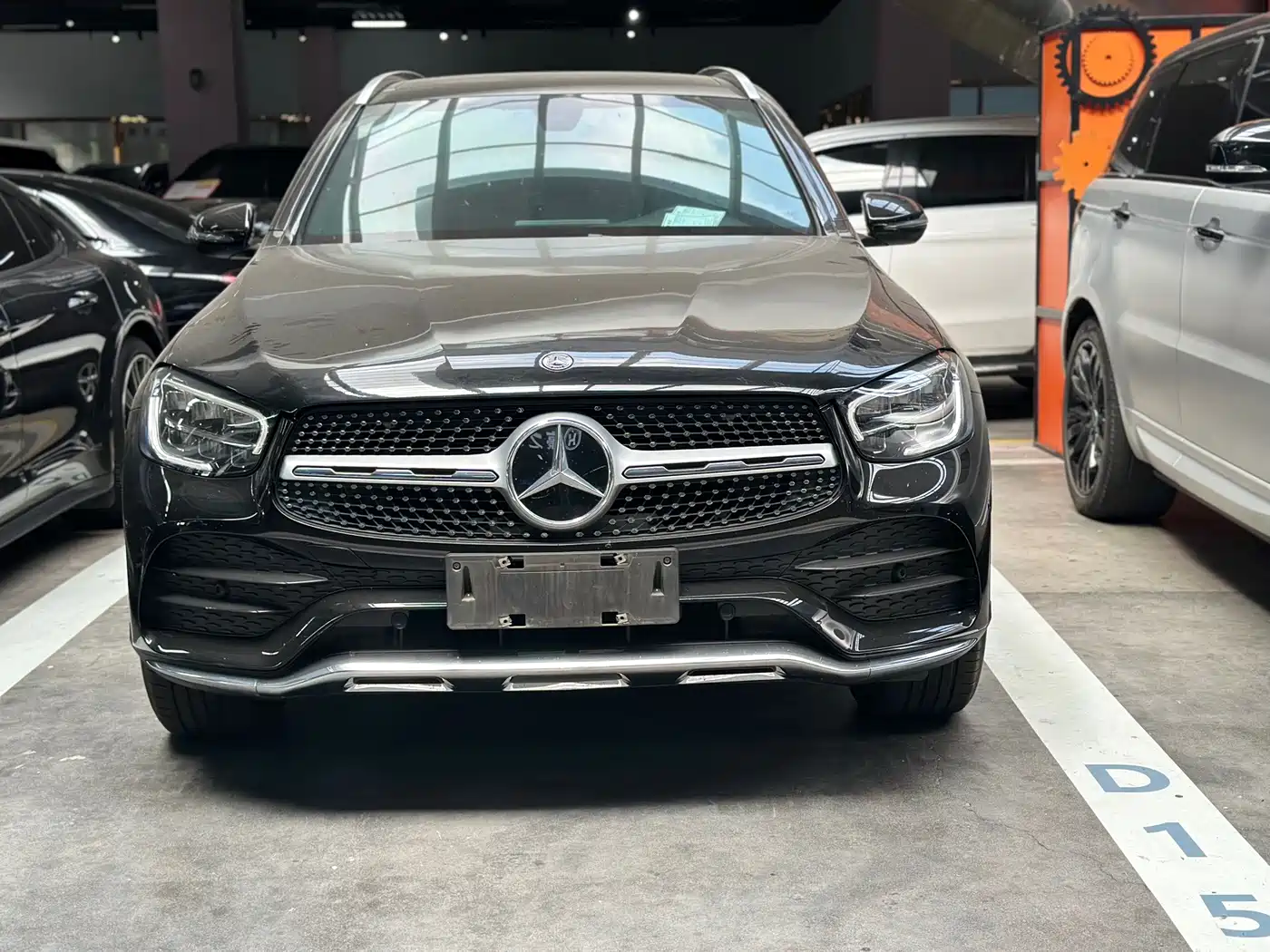 Photo 2 - Mercedes-Benz GLC