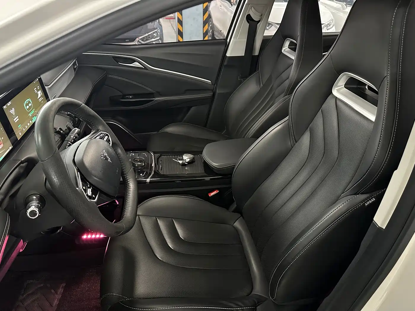 Nezha Auto Neta U 2022 2021 Facelift Pro 400 Industry Custom Edition