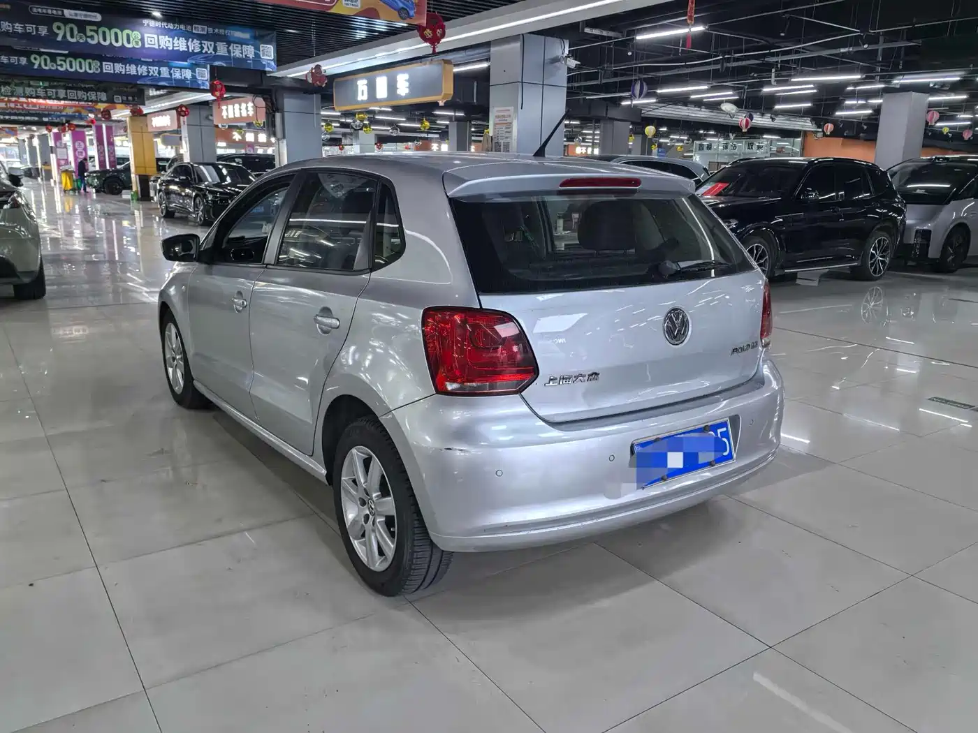 Volkswagen Polo 2013 1.6L Automatic Comfort Edition фото 8