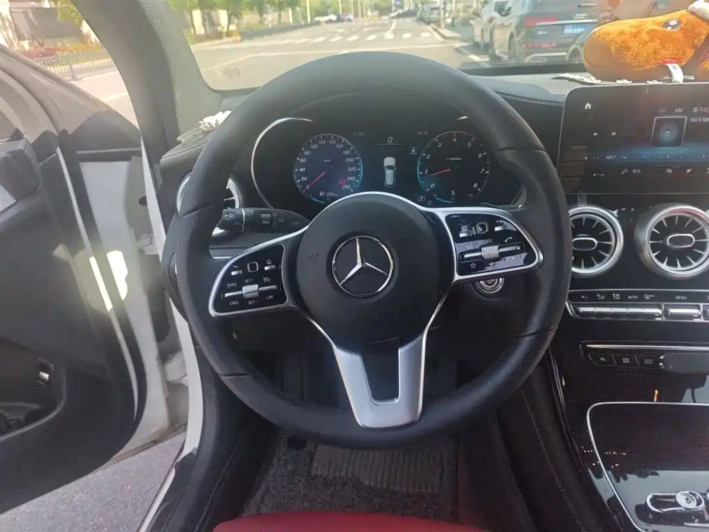 Mercedes-Benz GLC 2020 Facelift GLC 260 L 4MATIC Dynamic фото 3
