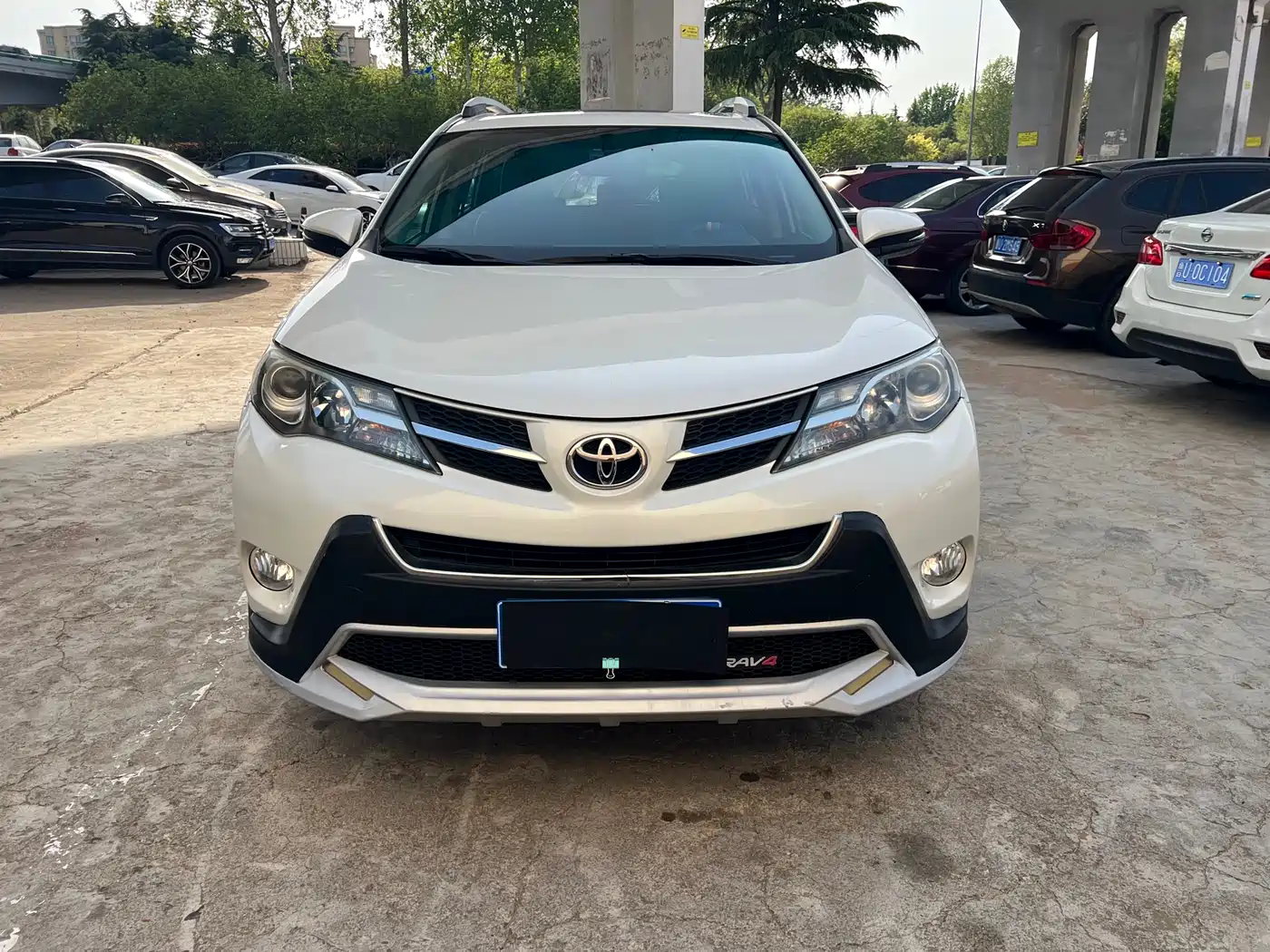 Toyota RAV4 Rongfang 2015 2.0L CVT 4WD Pioneer Edition фото 2