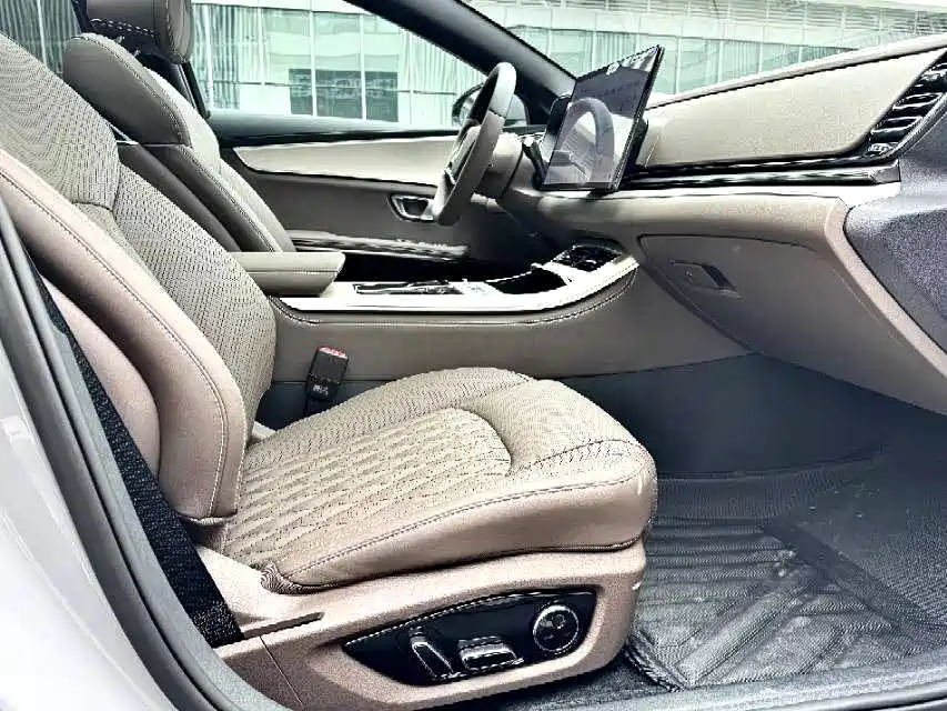 BYD Han 2026 2026 DM-i Intelligent Driving Edition 245KM Navigation Edition