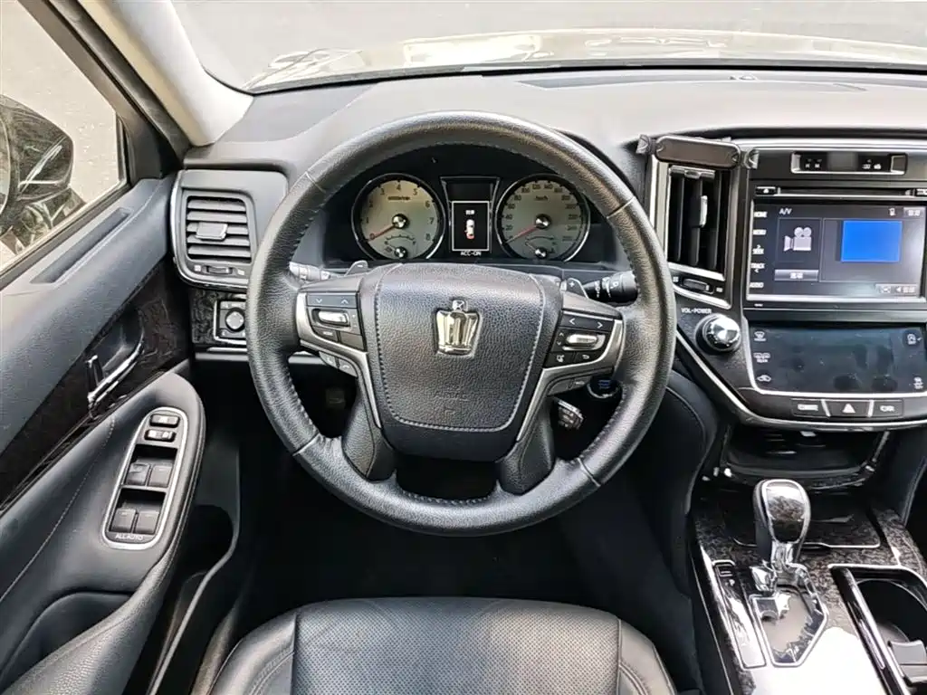 Toyota Crown 2018 2.0T Fashion Edition фото 17