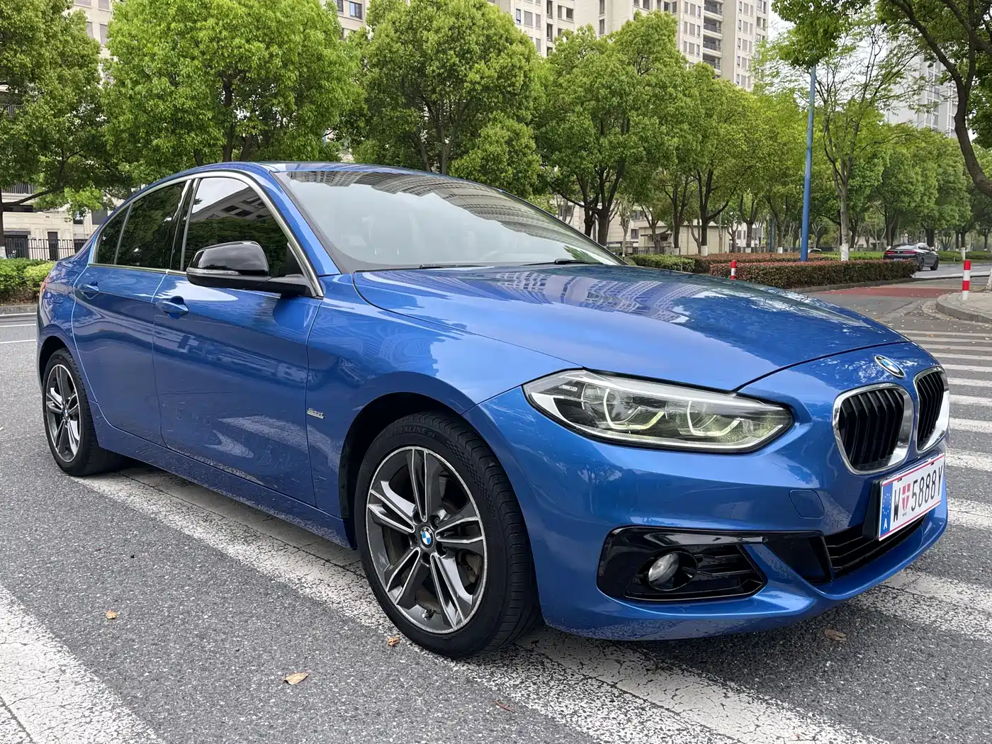 BMW 1 Series 2017 118i Sport фото 3
