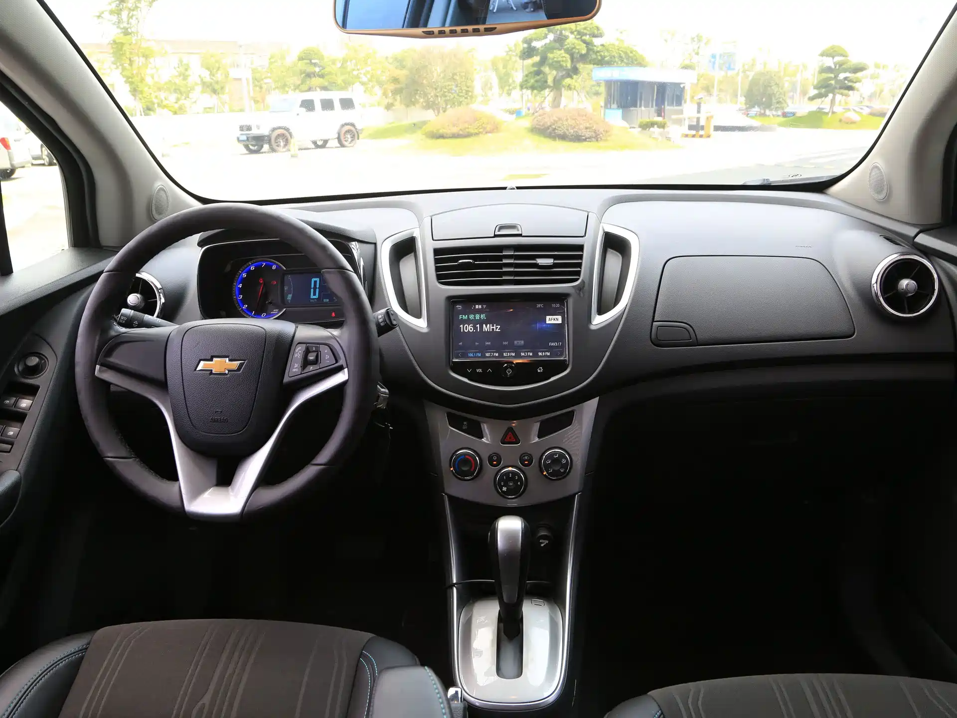 Фото 4 - Chevrolet Trax