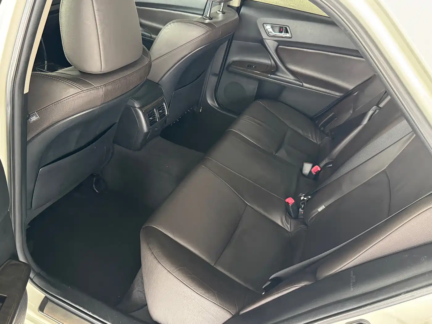 Toyota Reiz 2013 2.5V Premium Edition фото 9