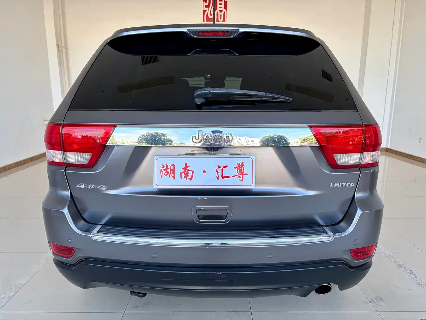 Jeep Grand Cherokee (Import) 2012 2011 3.6L Luxury Edition