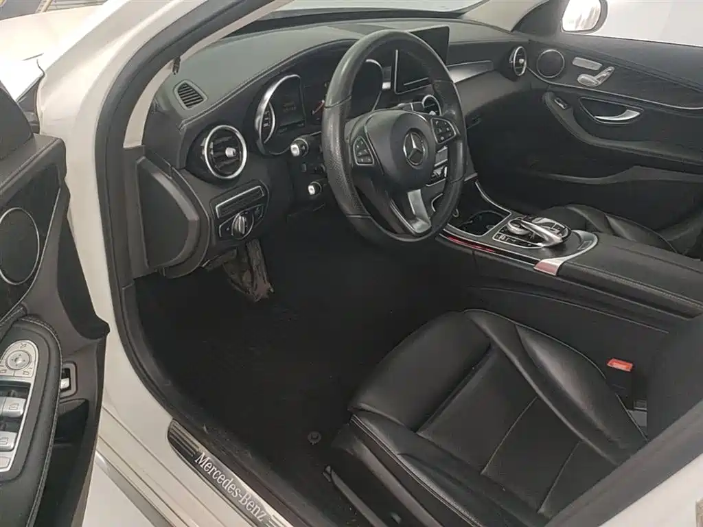 Mercedes-Benz C-Class 2017 Facelift C 200 L 4MATIC Sport Edition фото 16
