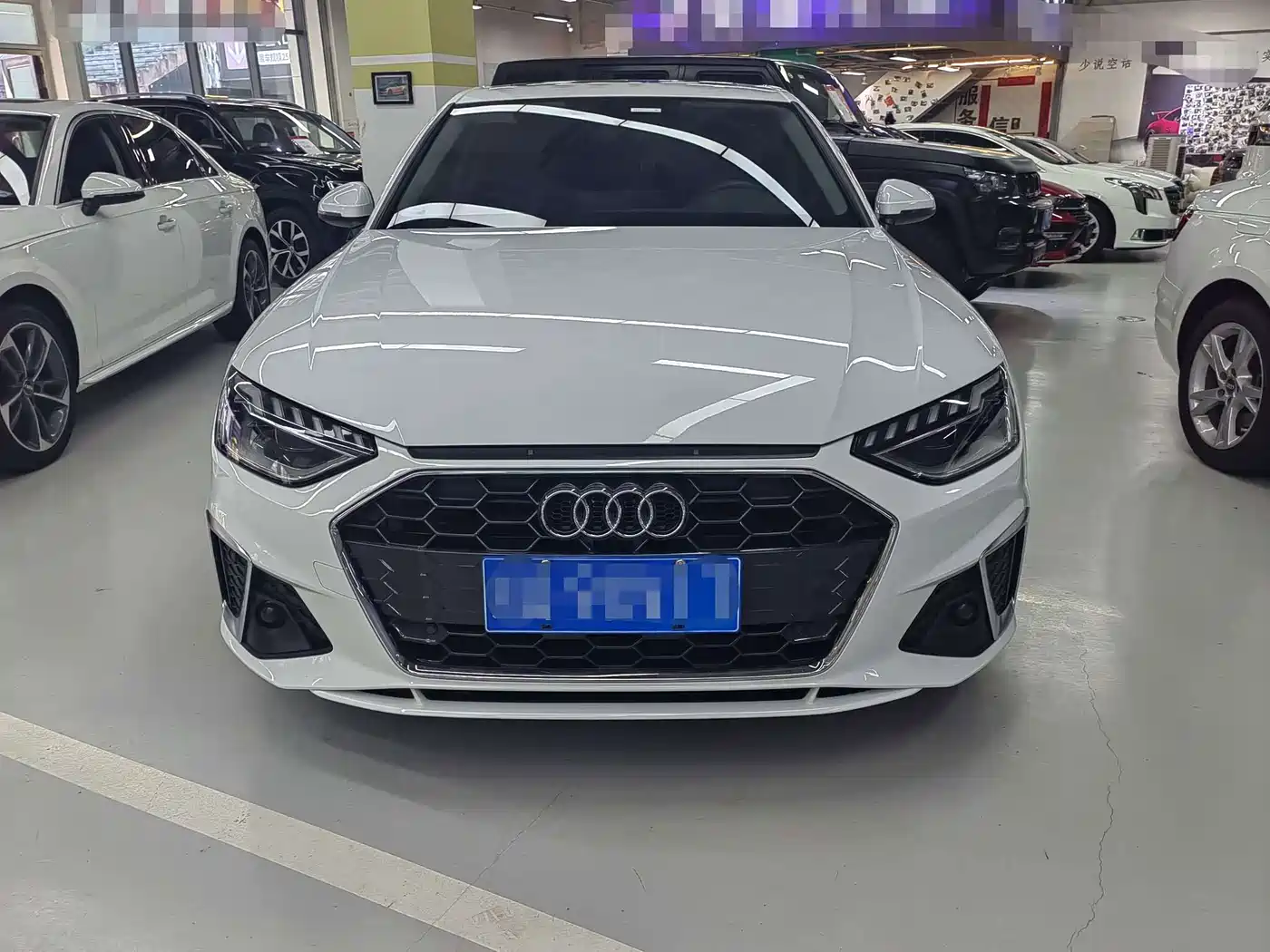 Фото 2 - Audi A4L