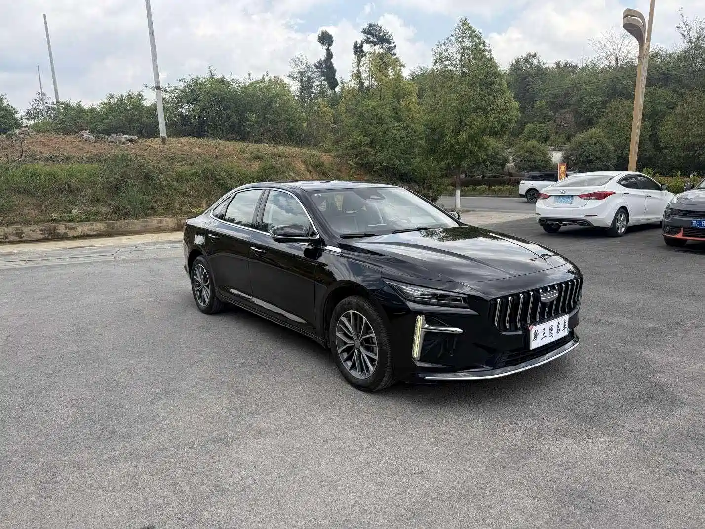 Фото 2 - Geely Preface