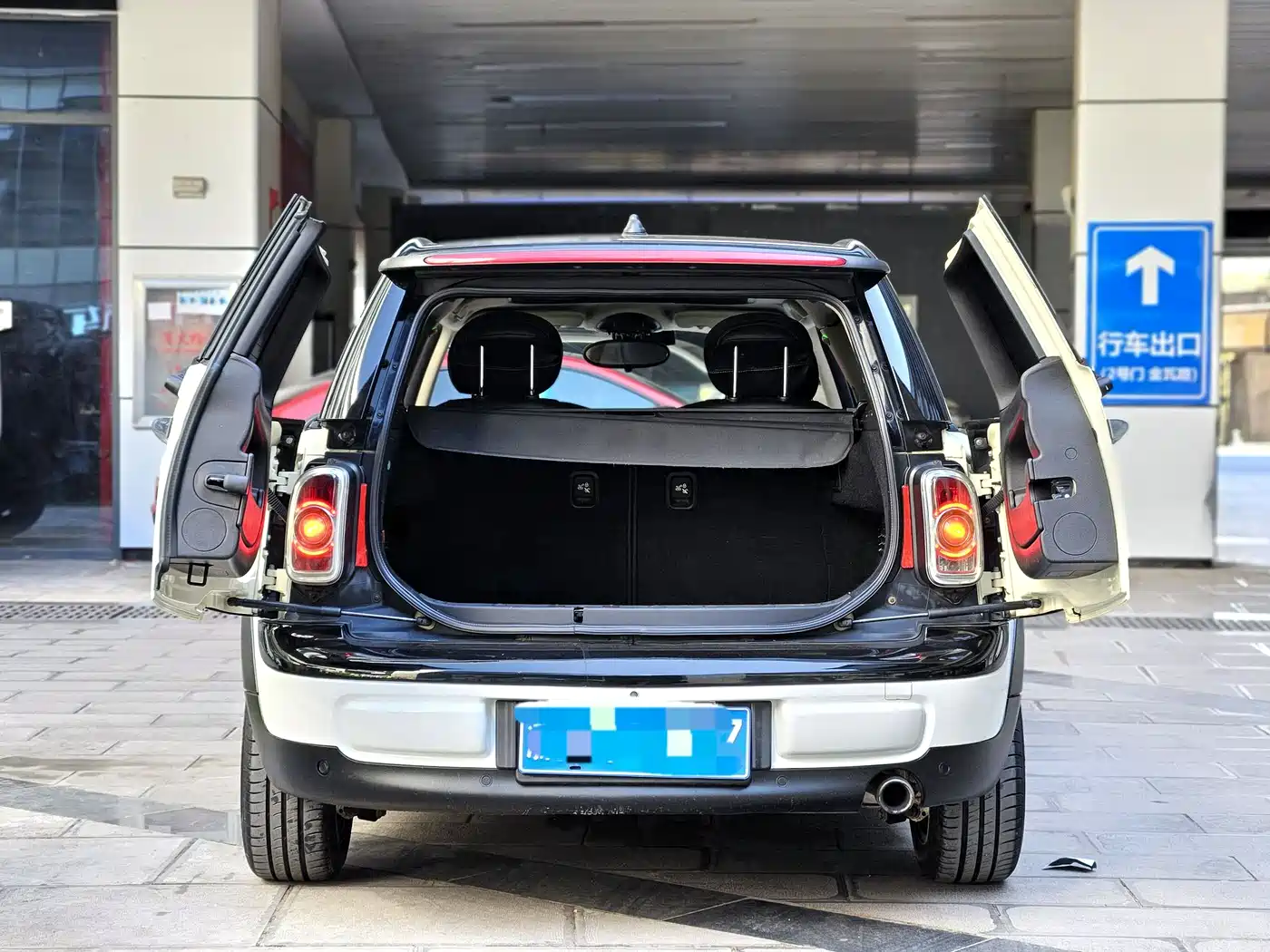 Фото 9 - MINI CLUBMAN