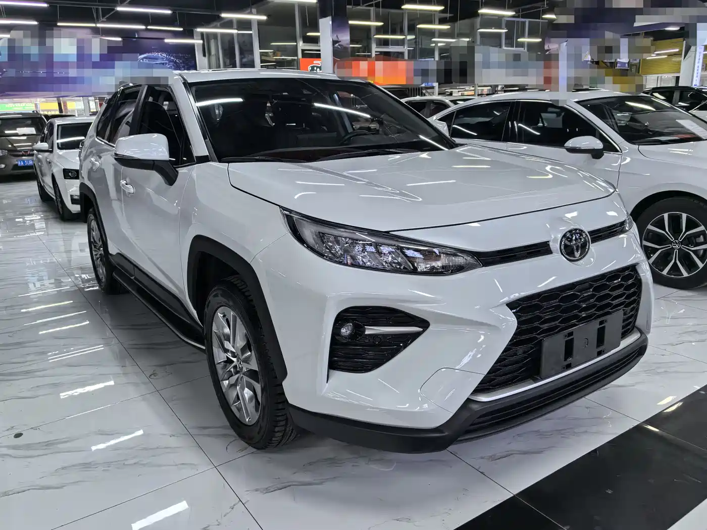 Toyota Wildlander 2022 2.0L CVT FWD Luxury Edition фото 3
