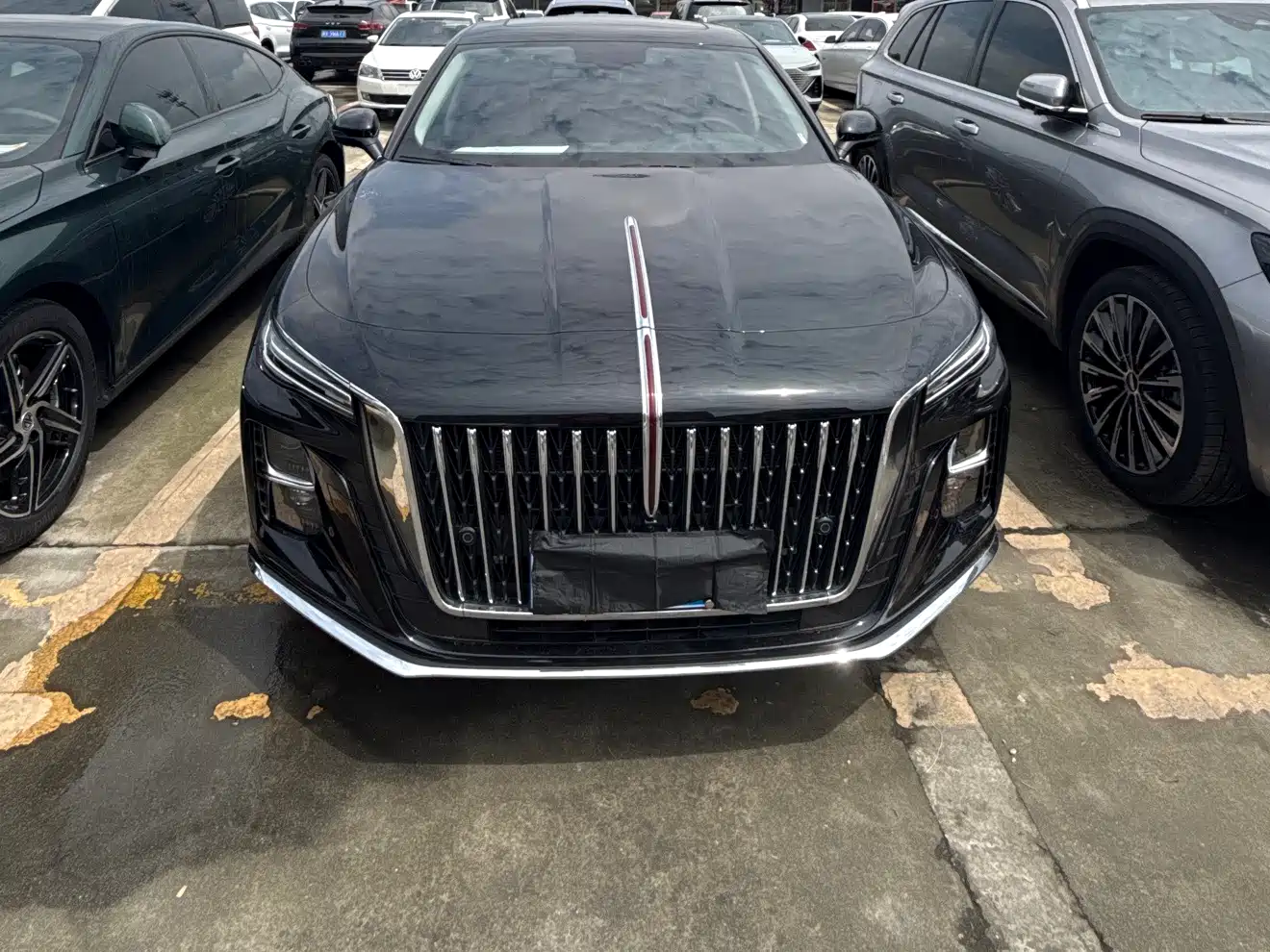 Hongqi H5 2025 1.5T DCT Flag Rhythm 500,000 Units Memorial Edition фото 2