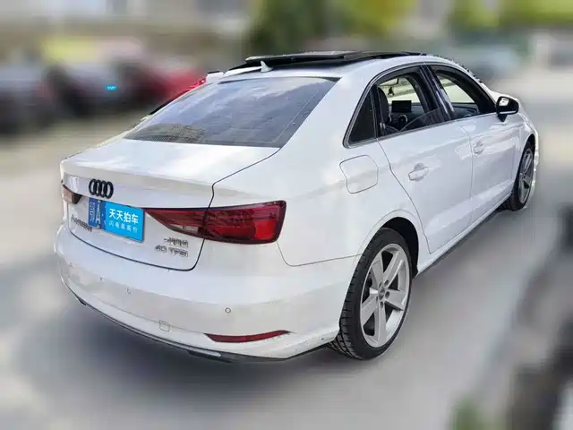 Audi A3 2018 30th Anniversary Limousine 40 TFSI Style — фото 2