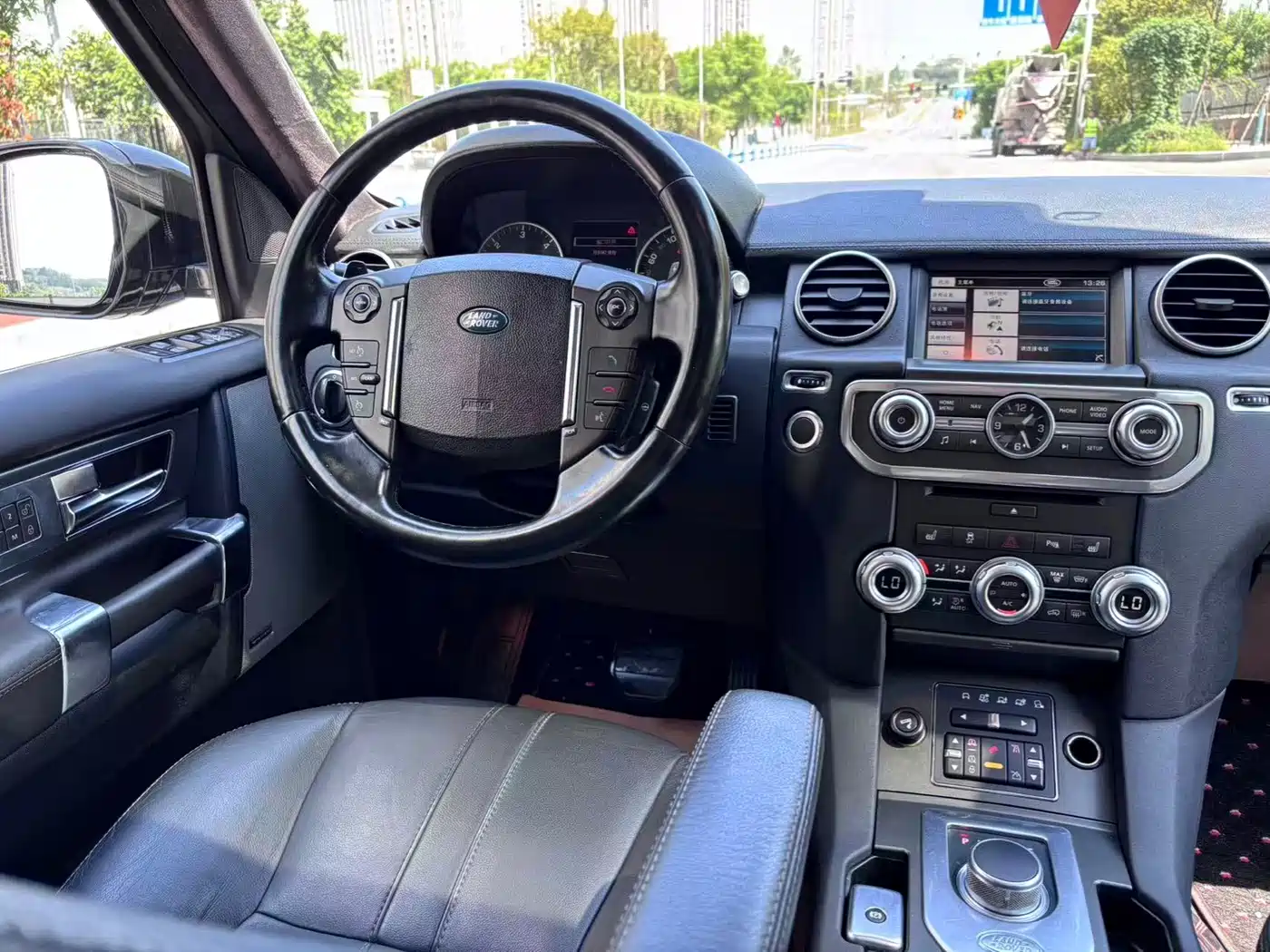 Фото 13 - Land Rover Discovery