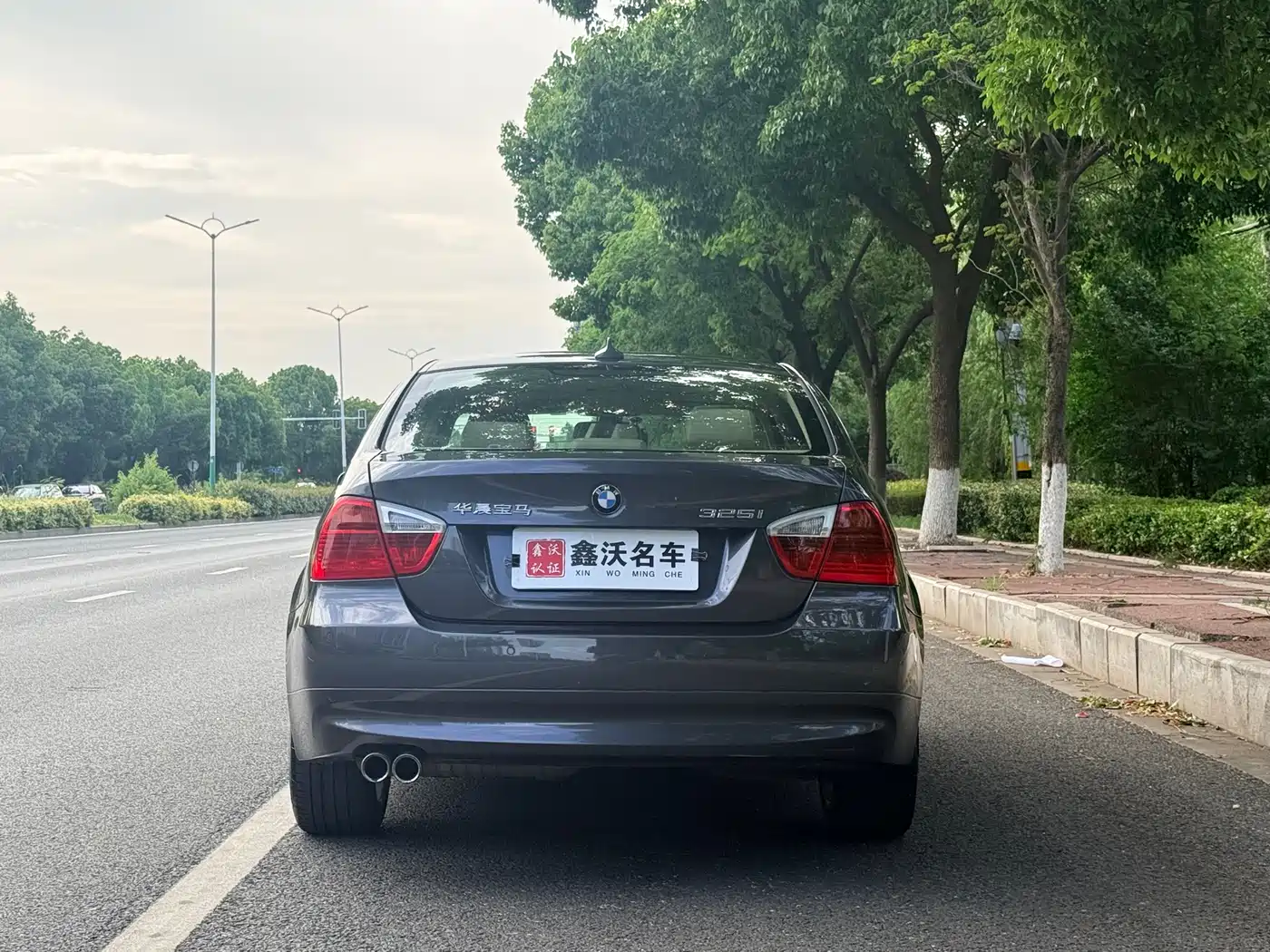 BMW 3 Series 2008 Model 325i Leading фото 4
