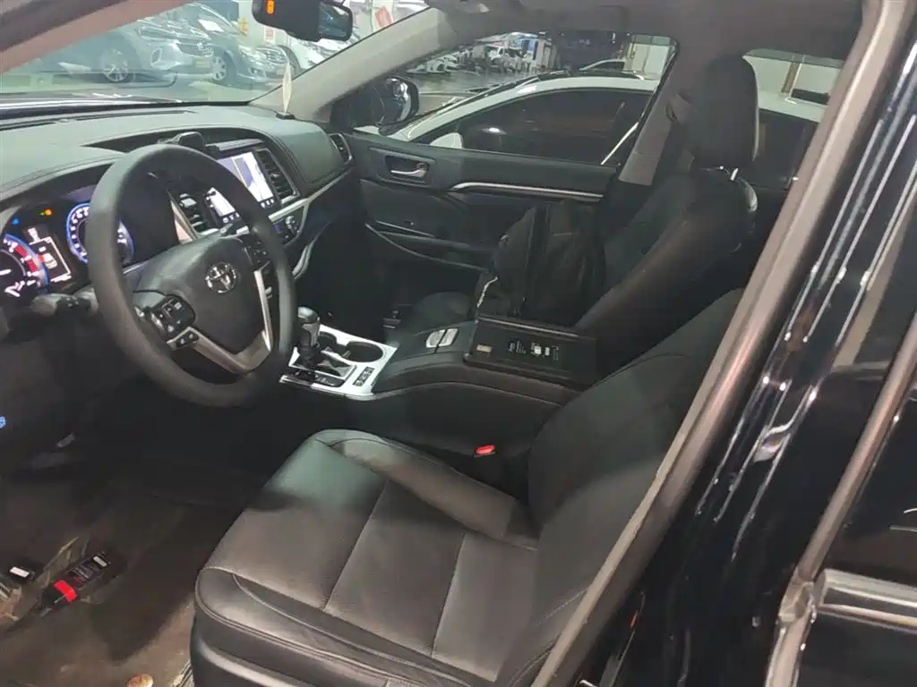 Toyota Highlander 2015 2.0T AWD Ultimate Edition 7-seater фото 15