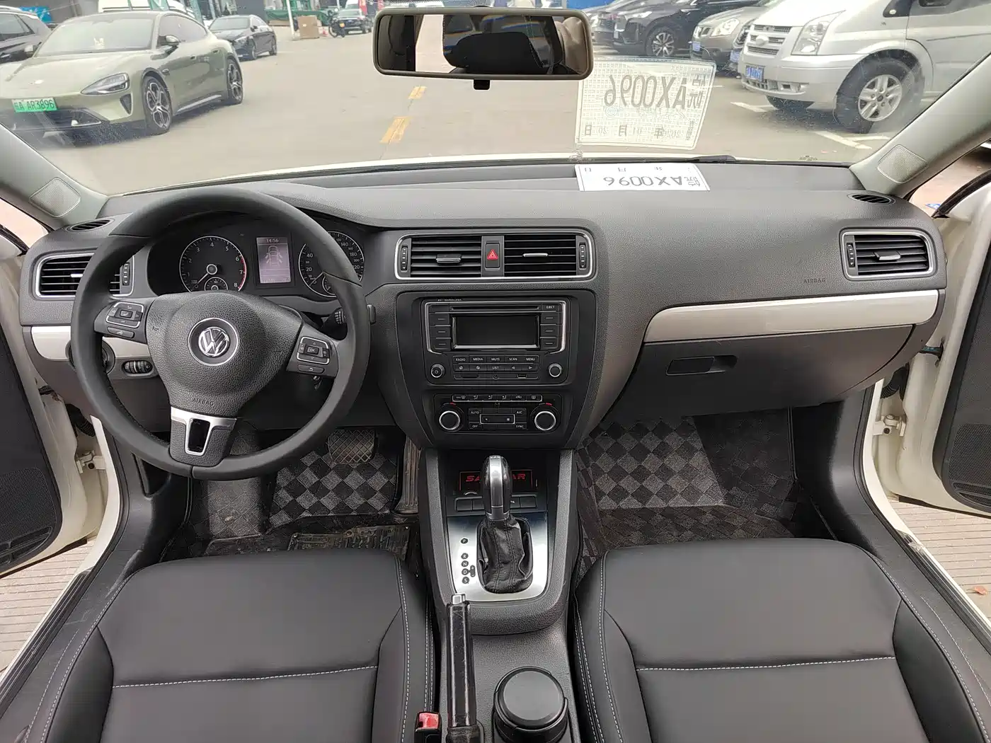Volkswagen Sagitar 2014 1.4TSI Automatic Luxury фото 4