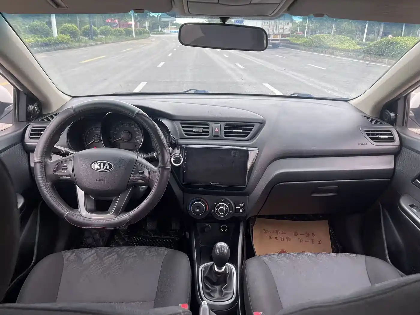 Kia K2 2012 Sedan 1.4L MT GL Commemorative Edition фото 9
