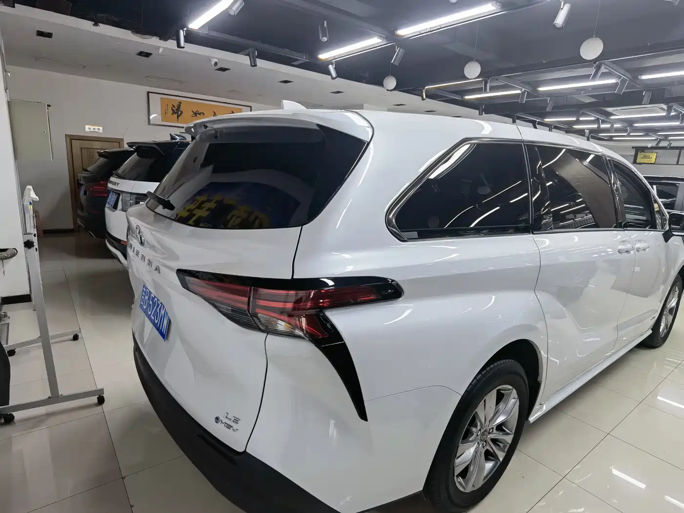 Toyota Sienna 2024 2.5L Hybrid Comfort Edition фото 3