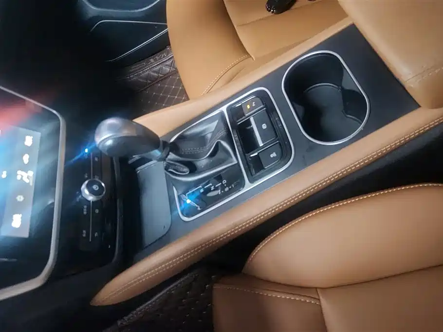 BYD Song MAX 2018 1.5T Auto Smart Connected Elite 6-Seater фото 16