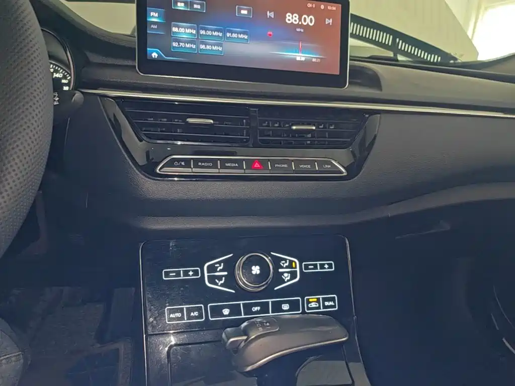 Hongqi H5 2018 2018 30TD Smart Connect Agile Edition