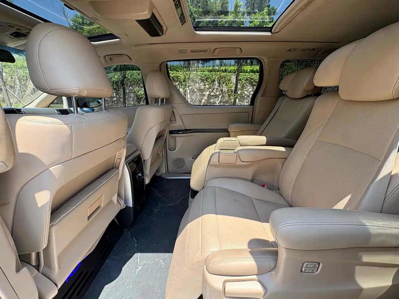 Toyota Alphard 2010 2011 3.5L Luxury Edition