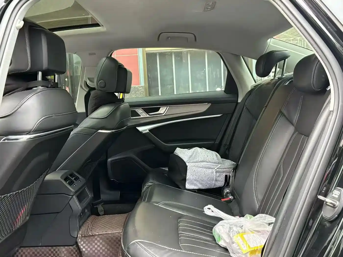 Фото 7 - Audi A6L