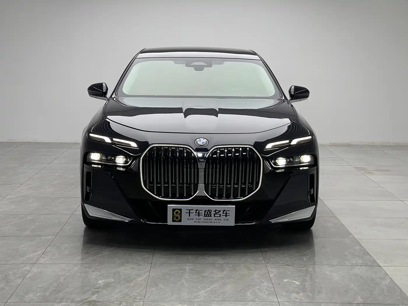BMW 7 Series 2023 Model 735Li M Sport Package фото 2