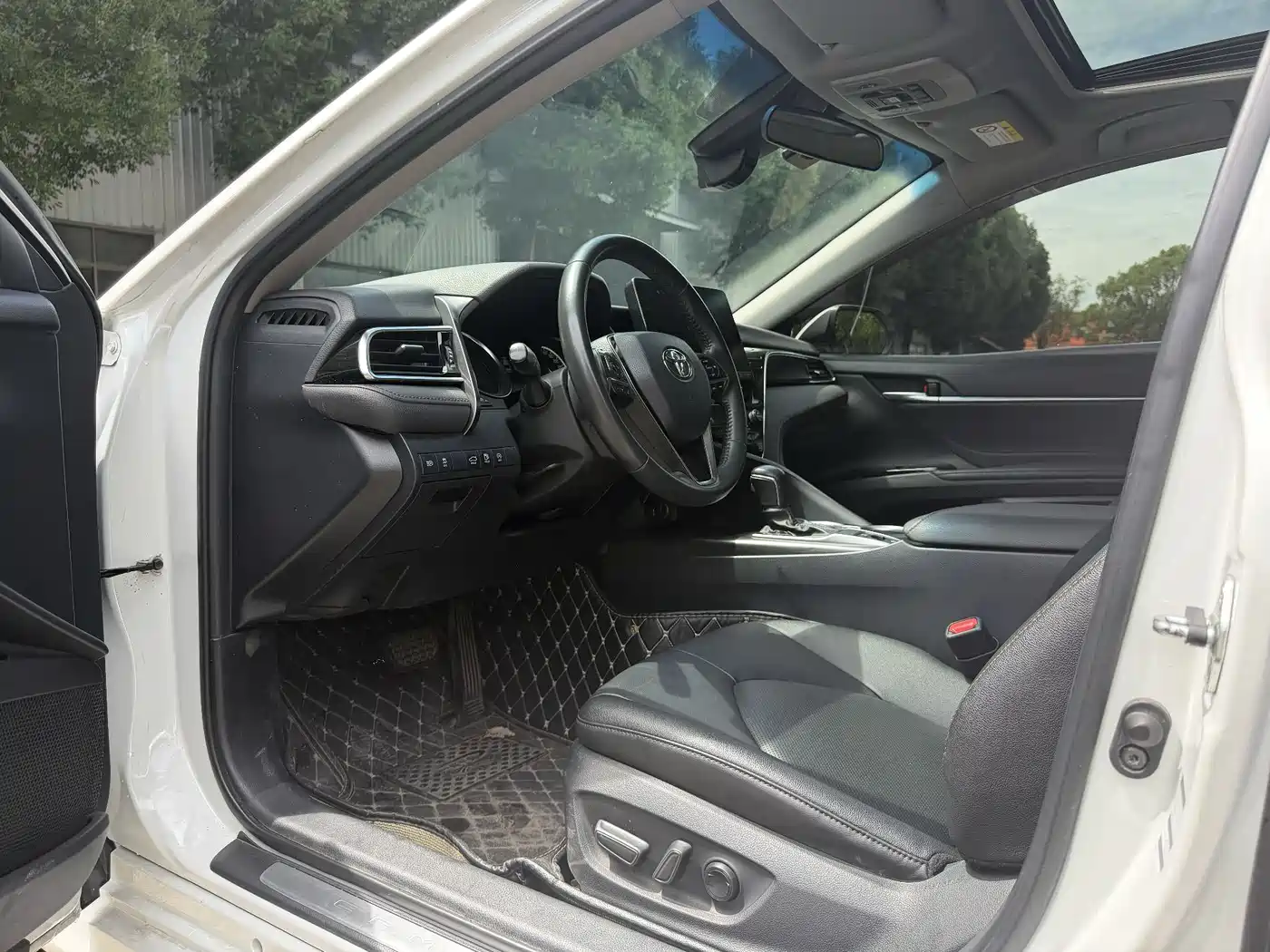 Toyota Camry 2021 2.0G Luxury Edition фото 11
