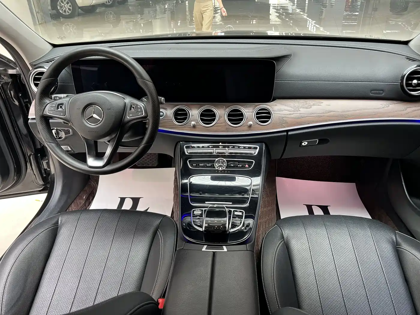 Mercedes-Benz E-Class 2016 E 300 L Fashion Type фото 15