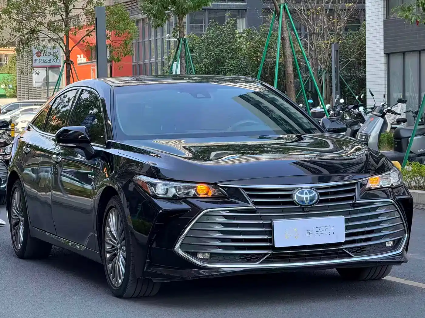Toyota Avalon 2019 Hybrid 2.5L Limited Flagship Version China V фото 3