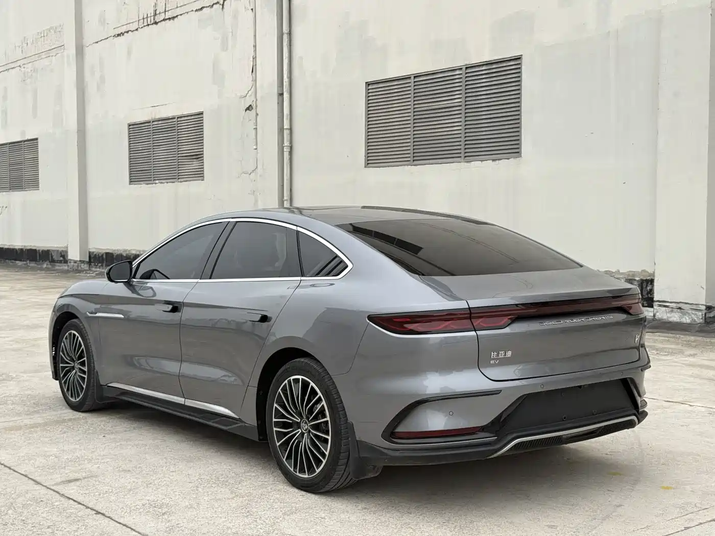 BYD Han 2023 EV Champion Edition 506KM FWD Premium фото 5