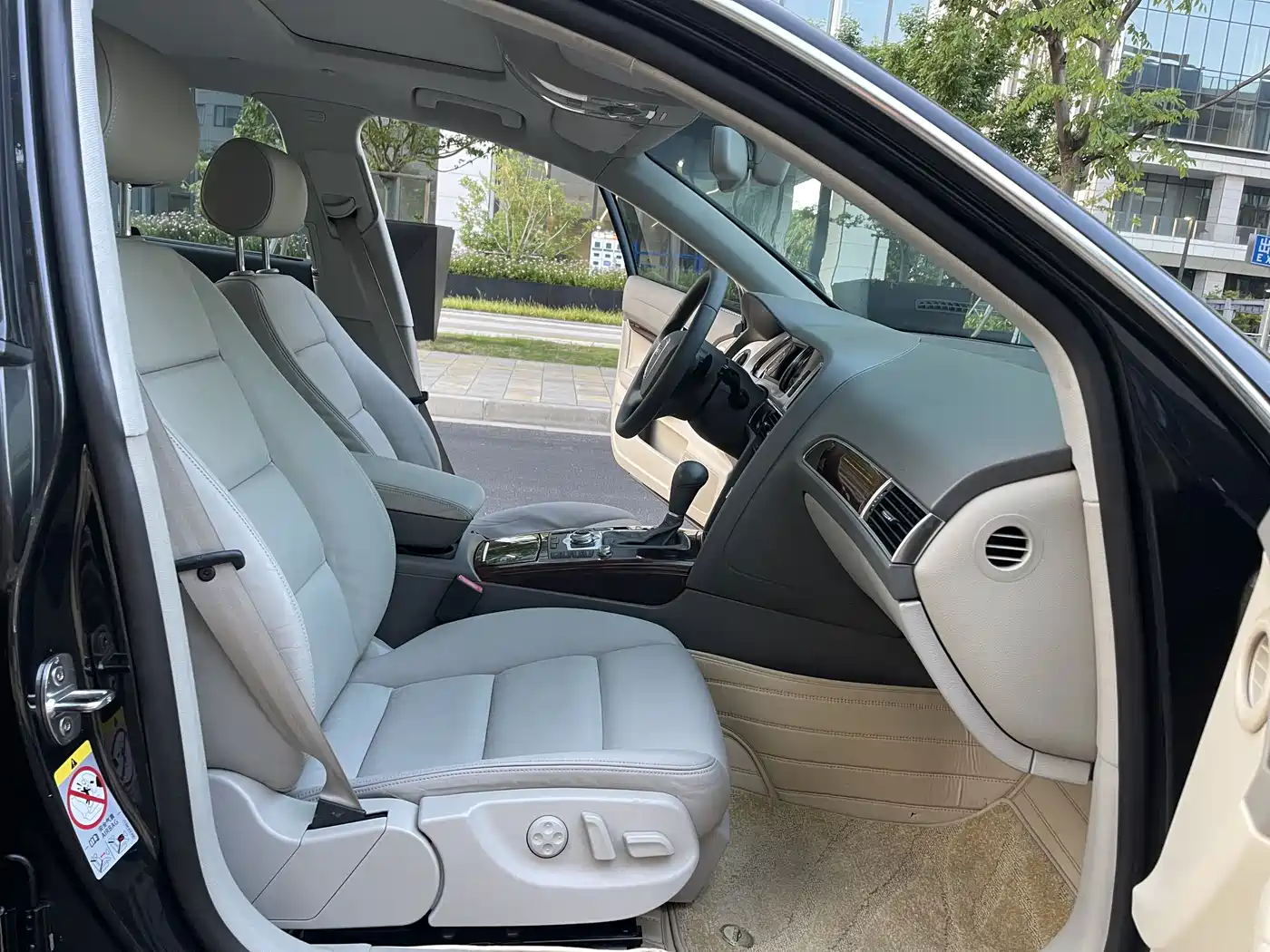 Audi A6L 2010 2.8 FSI Luxury фото 7