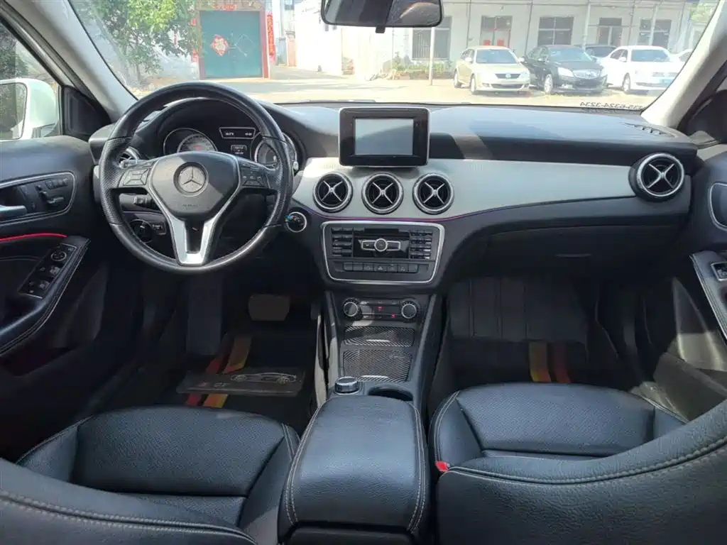 Mercedes-Benz GLA 2016 GLA 200 Dynamic фото 10