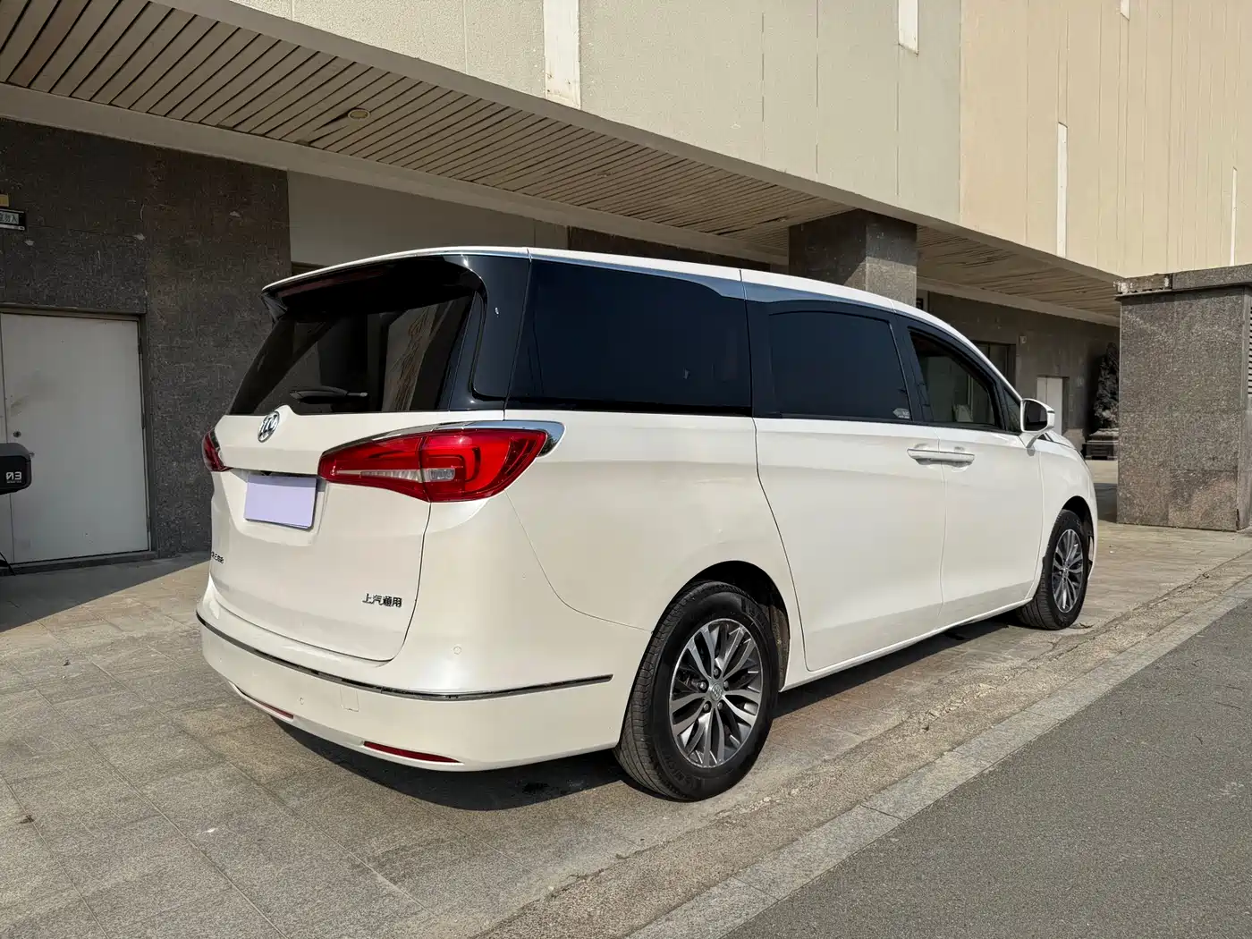 Buick GL8 2017 ES 28T Luxury China V фото 8
