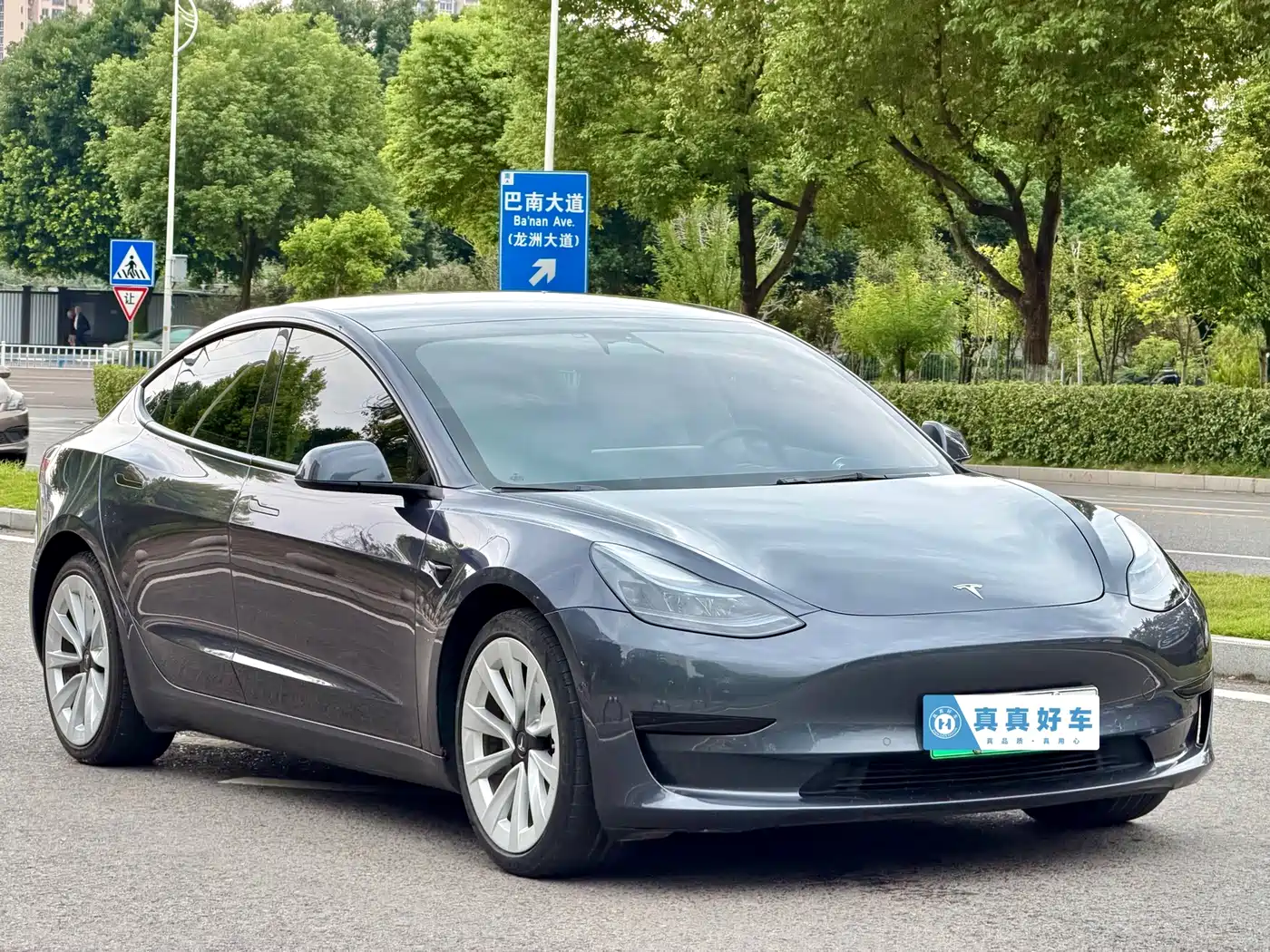 Фото 3 - Tesla Model 3