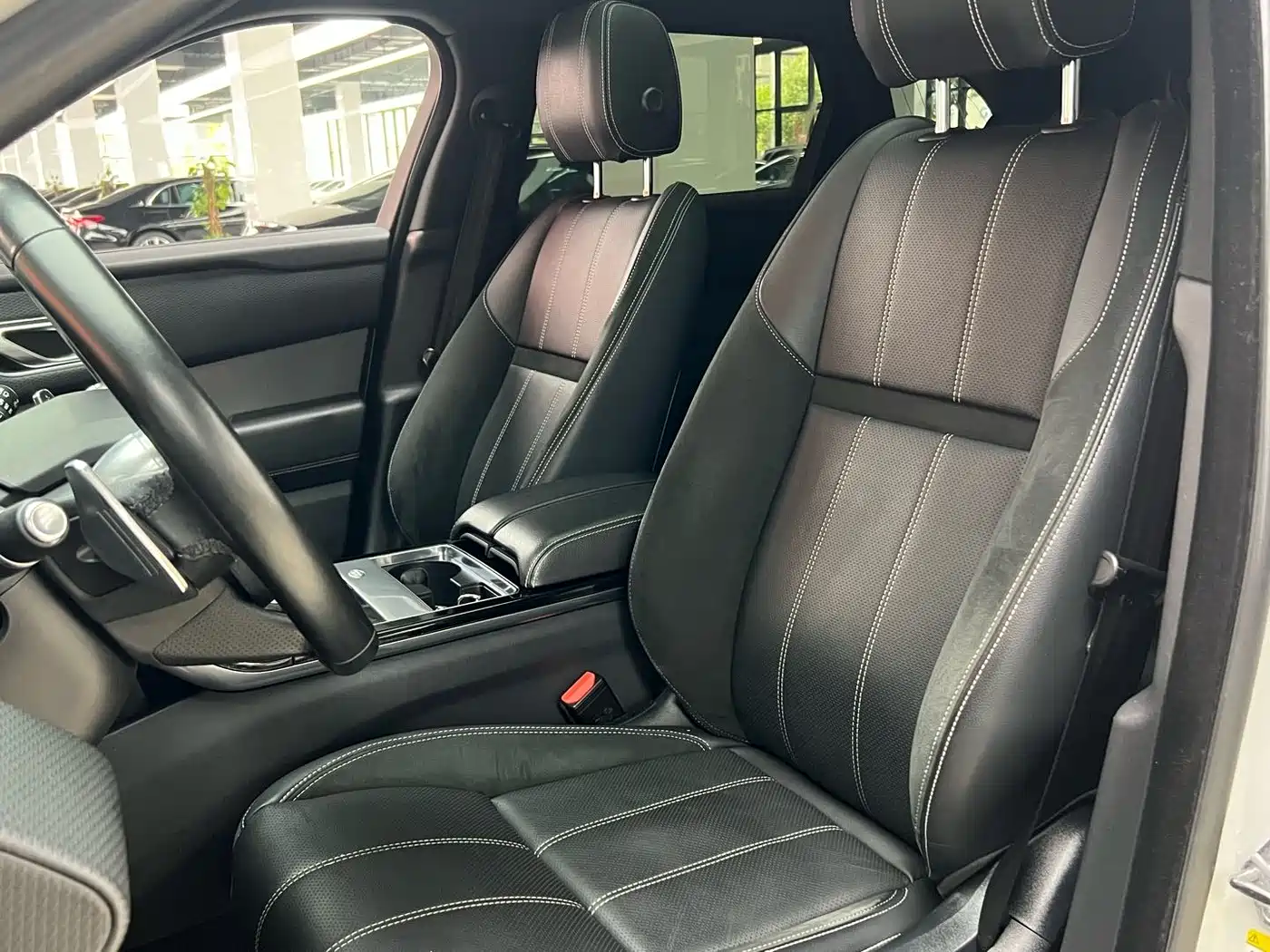 Land Rover Range Rover Velar 2020 P250 R-DYNAMIC S фото 9