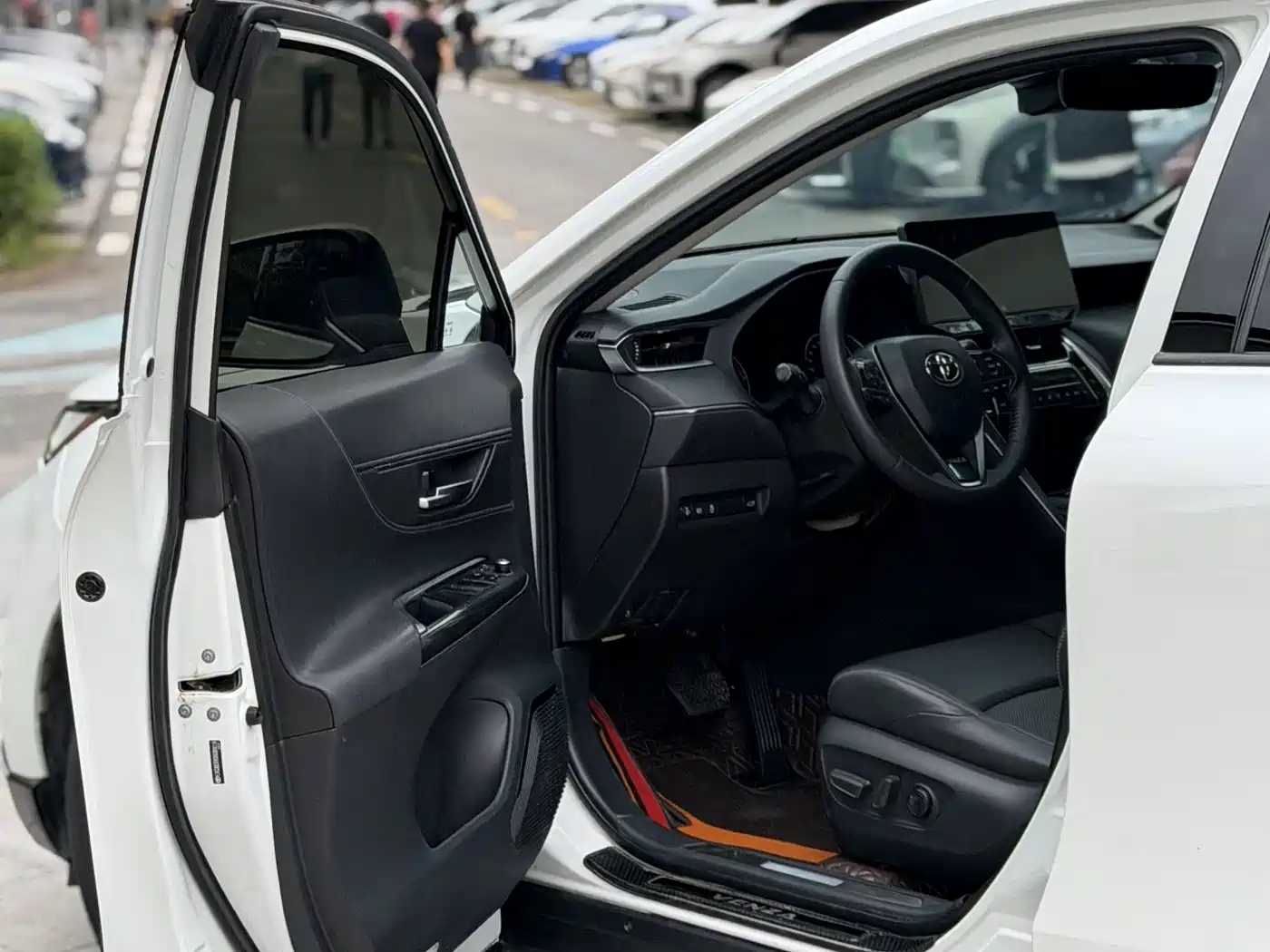 Photo 12 - Toyota Venza