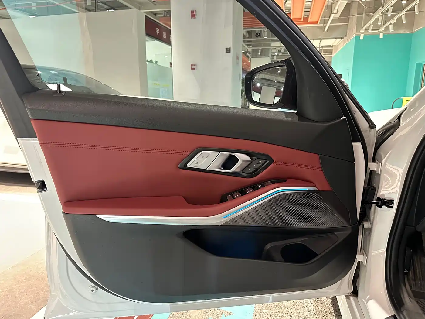 BMW 3 Series 2021 325Li M Sport Package фото 9