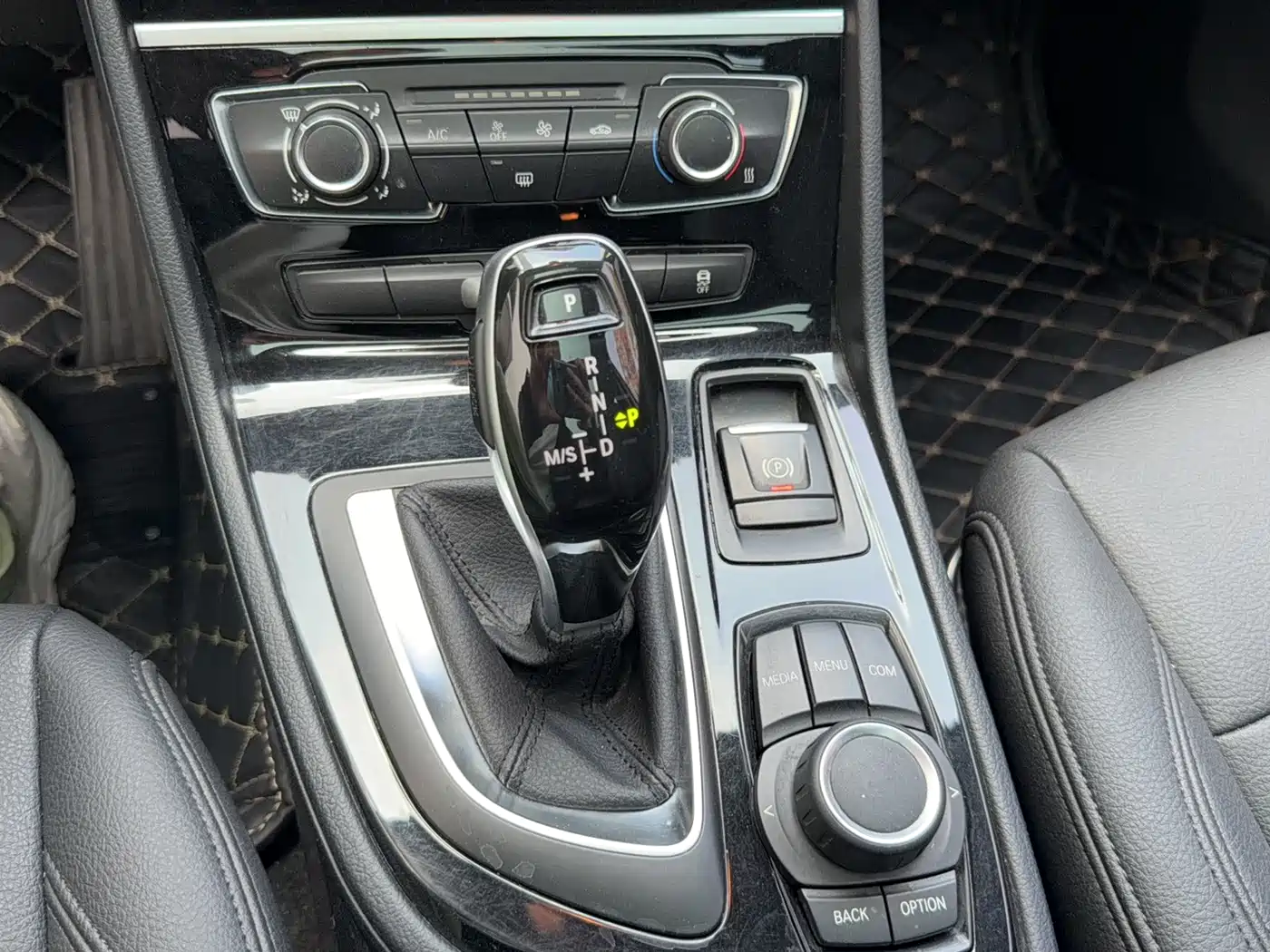 BMW 2 Series Gran Tourer 2018 220i Luxury Line фото 18