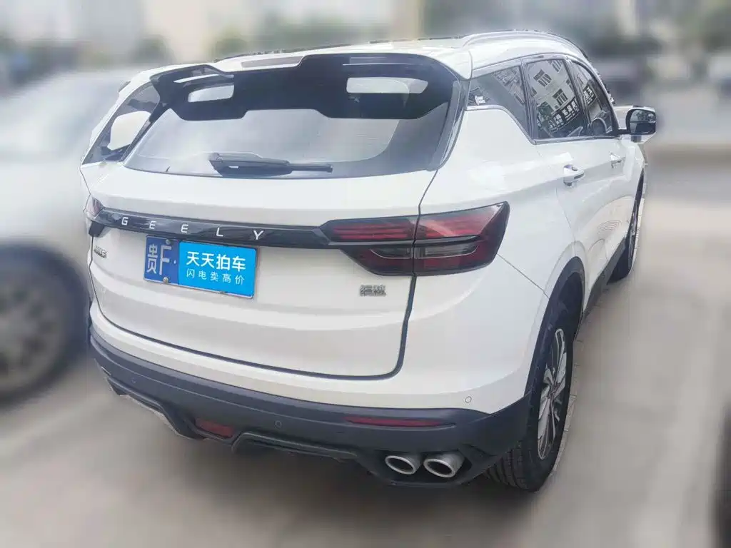Фото 2 - Geely Coolray